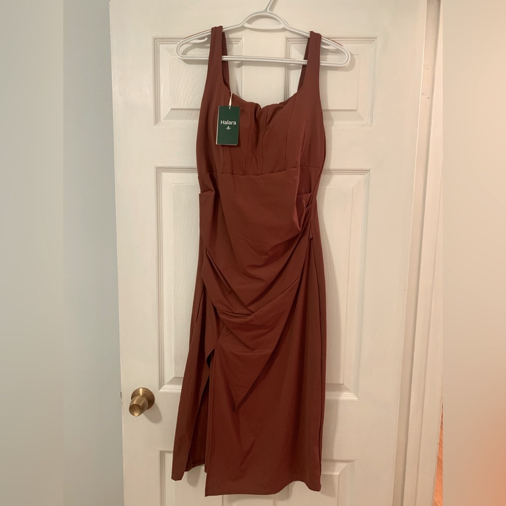 NWT Women’s Halara Softlyzero Airy Square Neck bodycon Midi Dress
